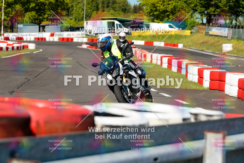 Moto-TeamOBK-21705 | Hier findet Ihr Bilder von Touristenfahrten auf der Nürburgring Nordschleife oder von anderen Veranstaltungen die ich besucht habe. Viel Spass beim Durch Schauen 