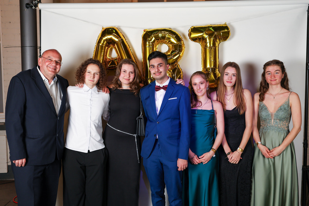 Abiball GGM 2026 _ Gruppenfotos-172 | Henke Visuals - Realisiert mit Pictrs.com