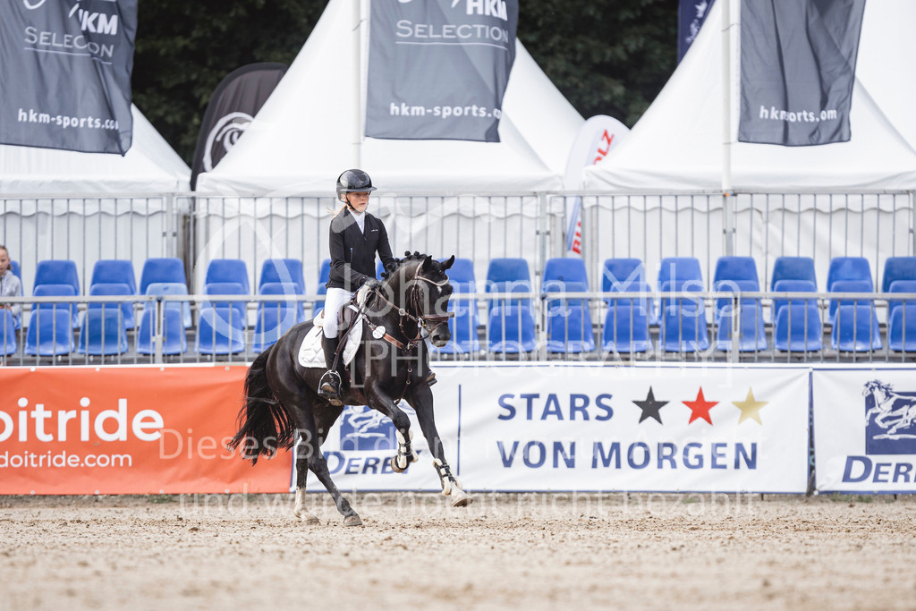 240906_BuCha_PonyA-5j-158 | Deine schönsten Turniermomente als professionelle Fotos! Entdecke hochwertige Pferdesport-Fotografie im Online-Shop. Jetzt Fotos finden & bestellen!