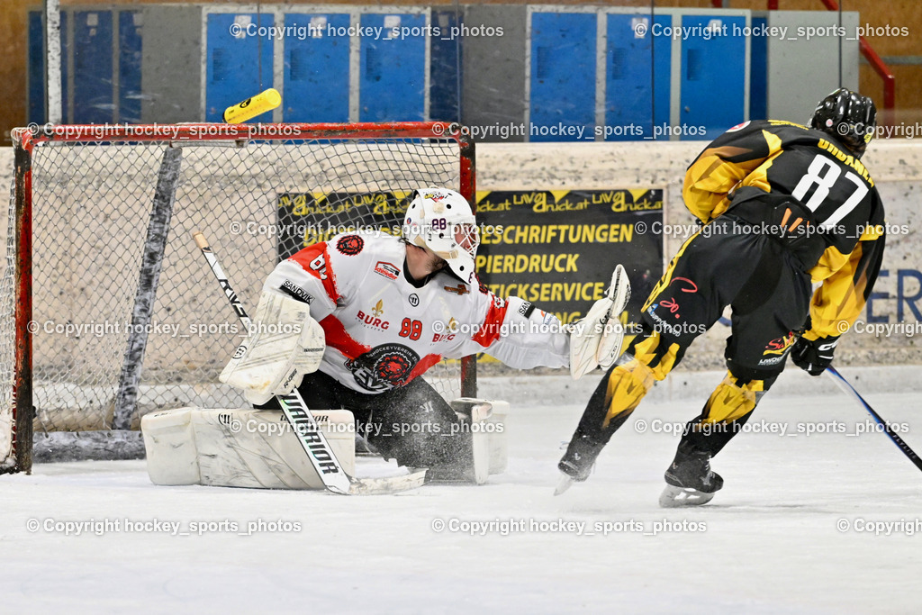 EC MET PHOTOVOLTAIK HORNETS SPITTAL vs. EV ZELTWEG MURTAL LIONS | #88 Mocher Paul EV ZELTWEG MURTAL LIONS, #87 Urbanek Martin EC Hornets Spittal, EC MET PHOTOVOLTAIK HORNETS SPITTAL vs. EV ZELTWEG MURTAL LIONS, EC MET PHOTOVOLTAIK HORNETS SPITTAL vs. EV ZELTWEG MURTAL LIONS am 08.02.2026 in Spittal an der Drau (Eissportzentrum Spittal), Austria, (Photo by Bernd Stefan)
