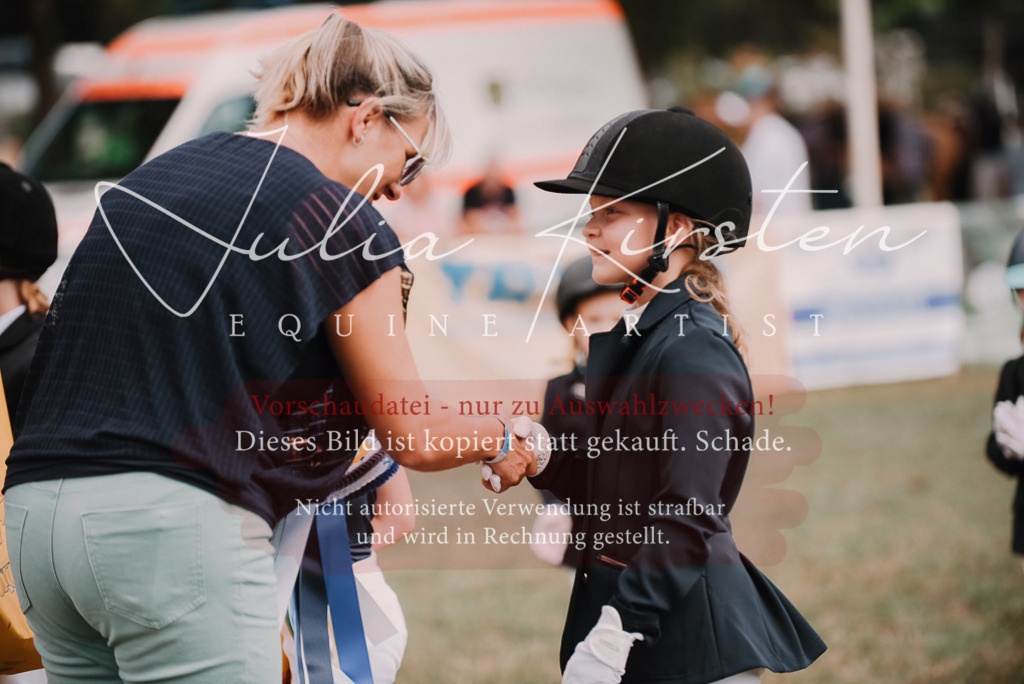 DSC_6374 | Pferde- und Turnierfotografie in Westsachsen. Pferdeportraits, Auftragszeichnungen und intuitive Kunst.