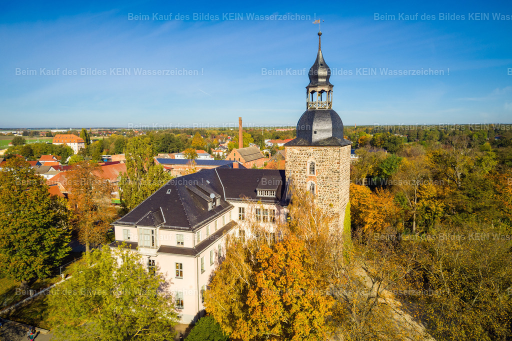Grundschule_Schloss_Möckern_Schloßpark_Jerichower_Land-0026 | Schloß im Schlosshof Möckern  - Realizado com Pictrs.com