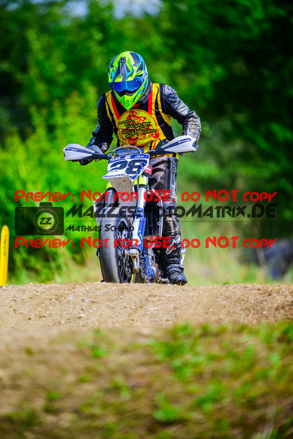 MaZZes_FotoMatrix_240713_6007705_9740 | UE40