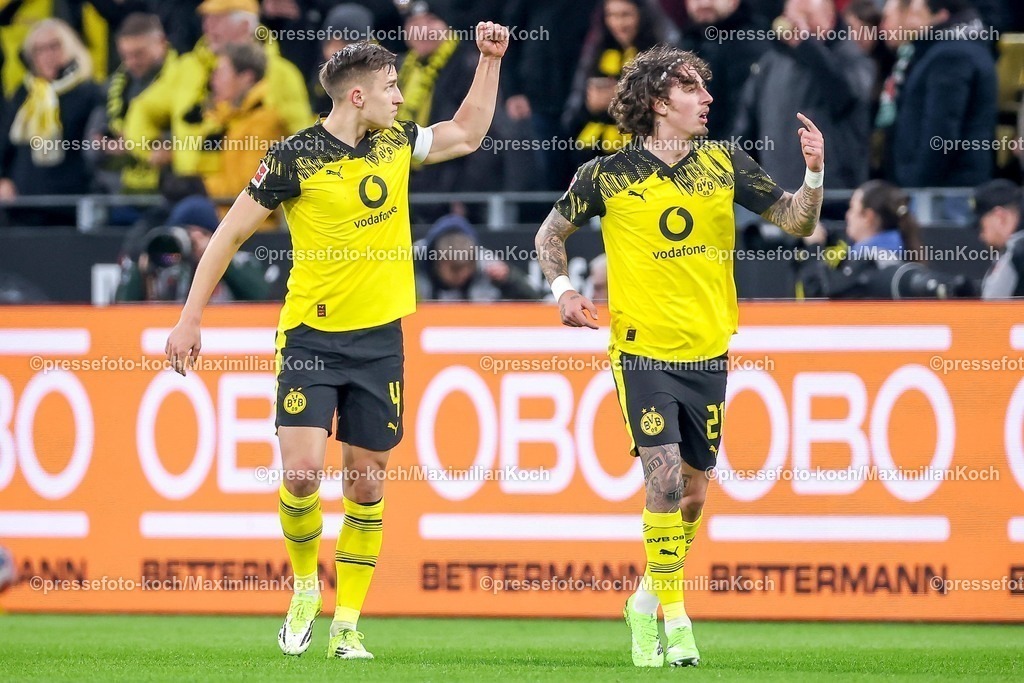 BVB13012601032 | 13.01.2026, Fußball, Borussia Dortmund - SV Werder Bremen,, 1. Fußball Bundesliga, 17. Spieltag, Signal Iduna Park, Saison 2025 2026: Torjubel nach dem Tor zum 1:0 durch Torschütze Nico Schlotterbeck (BVB #04)  zusammen mit   DFB regulations prohibit any use of photographs as image sequences and or quasi-video.