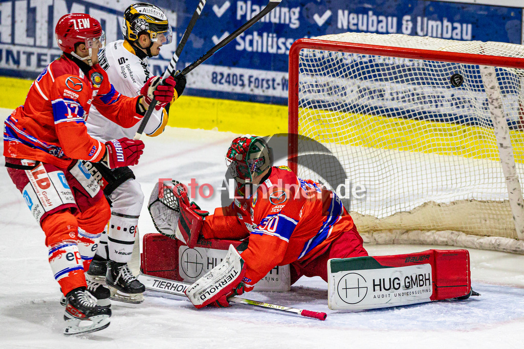 EC Peiting vs EV Füssen | Eishockey Oberliga Süd Vorrunde 2024/2025, EC Peiting vs EV Füssen, 20241002,Tor Füssen,2024-10-02 in Peiting (Eisstadion)Konrad FIEDLER (ECP Goali 30)Copyright: WolfgangxLindner foto-lindner.de