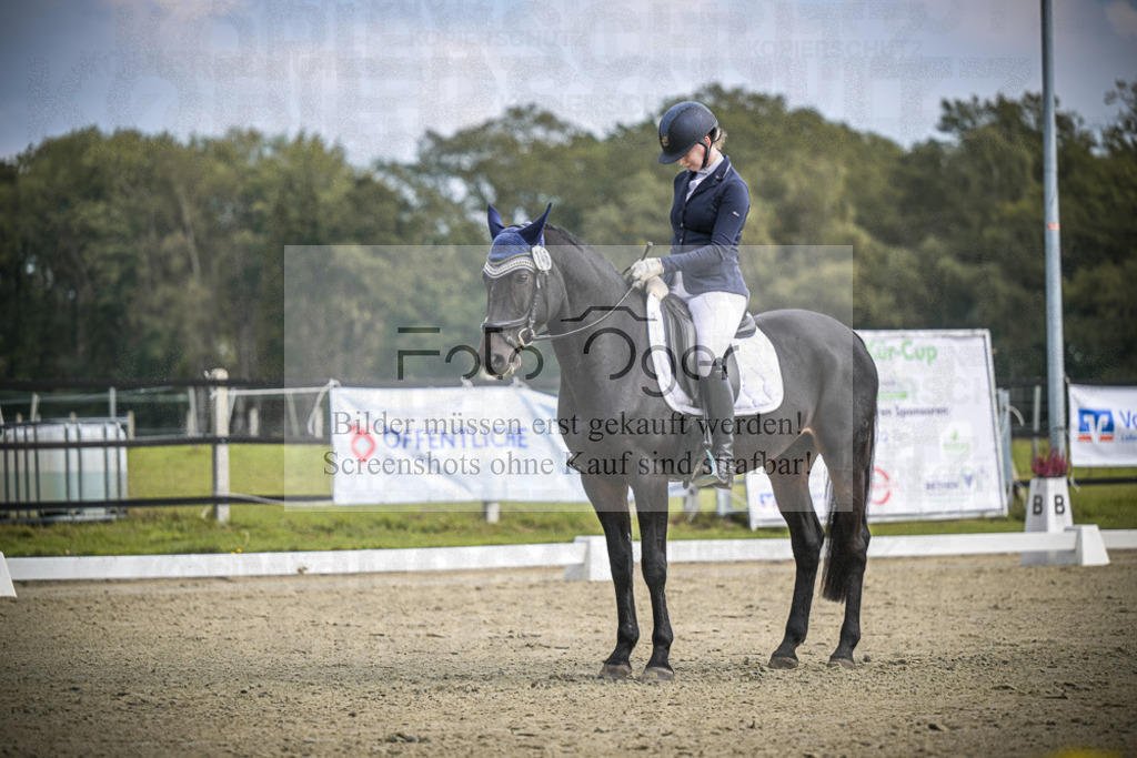 DOS_B622 | Entdecke hochwertige Reitturnierfotos von Foto Oger. Professionell, emotional und authentisch – jetzt Lieblingsmomente im Shop bestellen.Deutschlandweite Turnierfotografie. - Realisiert mit Pictrs.com