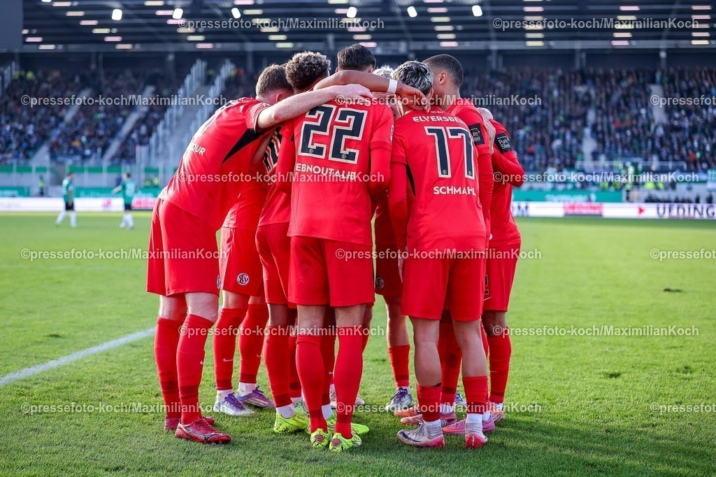 PRM21122501021 | 21.12.2025, Fußball, Preußen Münster - SV 07 Elversberg, 2. Fußball Bundesliga,  Preußenstadion, 17.Spieltag, Saison 2025 2026: Torjubel nach dem Tor zum 1:0 durch Torschütze Younes Ebnoutalib (Elversberg #22) nach Elfmeter   DFB regulations prohibit any use of photographs as image sequences and or quasi-video.