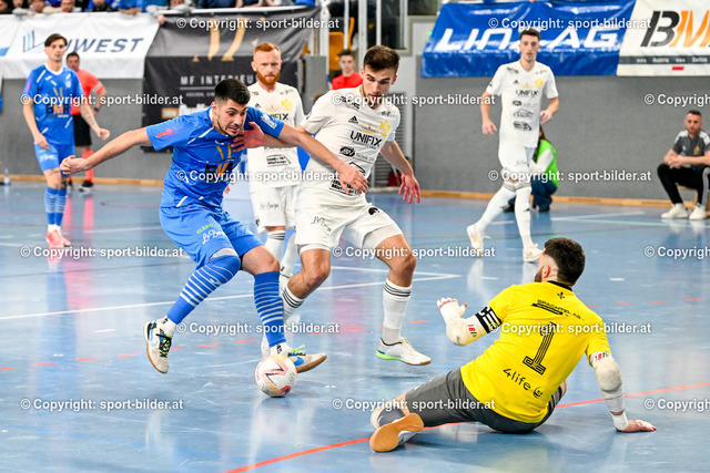 AUT, Futsal 1. FC Diamant vs FC Ljuti Krajisnici | 17.03.2024, Sportmittelschule Kleinmuenchen, AUT, Futsal, 1. FC Diamant vs FC Ljuti Krajisnici, im Bild 

BLAU (1. FC Diamant)
WEISS (FC Ljuti Krajisnici)