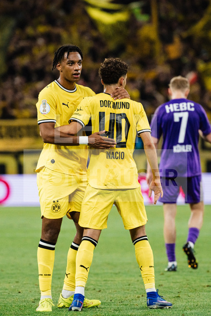 DFB-Pokal: HEBC - Borussia Dortmund, 01.09.2026 | Filippo Calixte Mané (Borussia Dortmund, 39) und Samuele Inacio (Borussia Dortmund, 40), TOR, JUBEL zum 0:4; Fußball, DFB-Pokal, 1. Runde: HEBC vs. Borussia Dortmund am 01.09.2026 im Volksparkstadion, HamburgDFB REGULATIONS PROHIBIT ANY USE OF PHOTOGRAPHS AS IMAGE SEQUENCES AND/OR QUASI-VIDEO. - Realisiert mit Pictrs.com