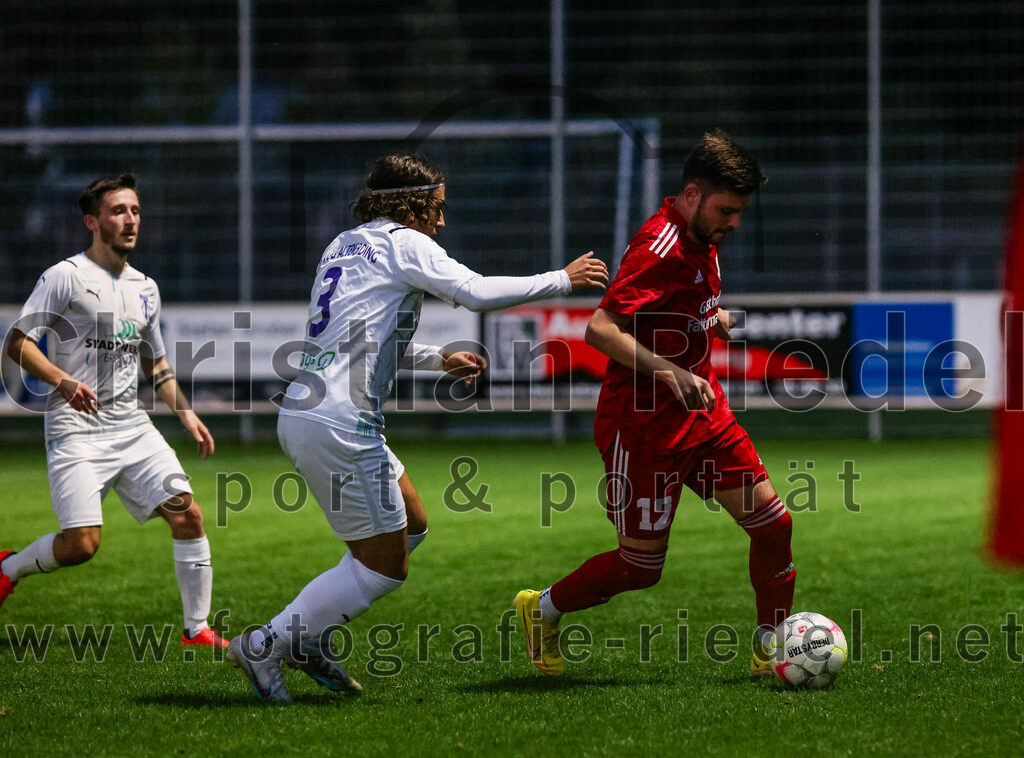 2023-08-01_053_FC_Finsing_gegen_SpVgg_Altenerding | Finsing, Deutschland, 01.08.2023:
Fußball, TOTO Pokal 2023 / 2024, 1. Spieltag, FC Finsing gegen SpVgg Altenerding, Endergebnis: 0:5

Lukas Bachmair (SpVgg Altenerding, #3), Lucca Stark (FC Finsing, #12)

Foto: Christian Riedel / fotografie-riedel.net