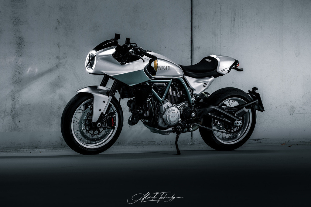 Ducati Scramber Formula 73 | Entdecken Sie die faszinierende Welt von Alexander Tschuncky Arts: Kreative Fotografie, atemberaubende Automobilkunst und hochwertiger Bilderdruck. Lassen Sie sich inspirieren! - Realisiert mit Pictrs.com