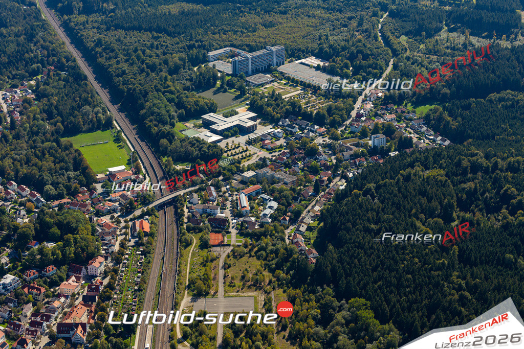 Das Luftbild der Stadt Kirchseeon wurde 2021 vom Flugzeug heraus erstellt (keine Drohne) Aufnahmehöhe ca.450 Meter- hohe Bildauflösung und Druck-Qualität garantiert!