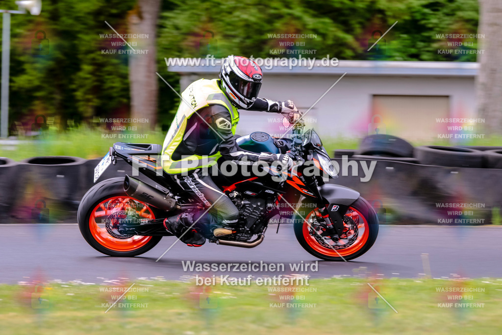 MotoTeamVBK-20644 | Hier findet Ihr Bilder von Touristenfahrten auf der Nürburgring Nordschleife oder von anderen Veranstaltungen die ich besucht habe. Viel Spass beim Durch Schauen 