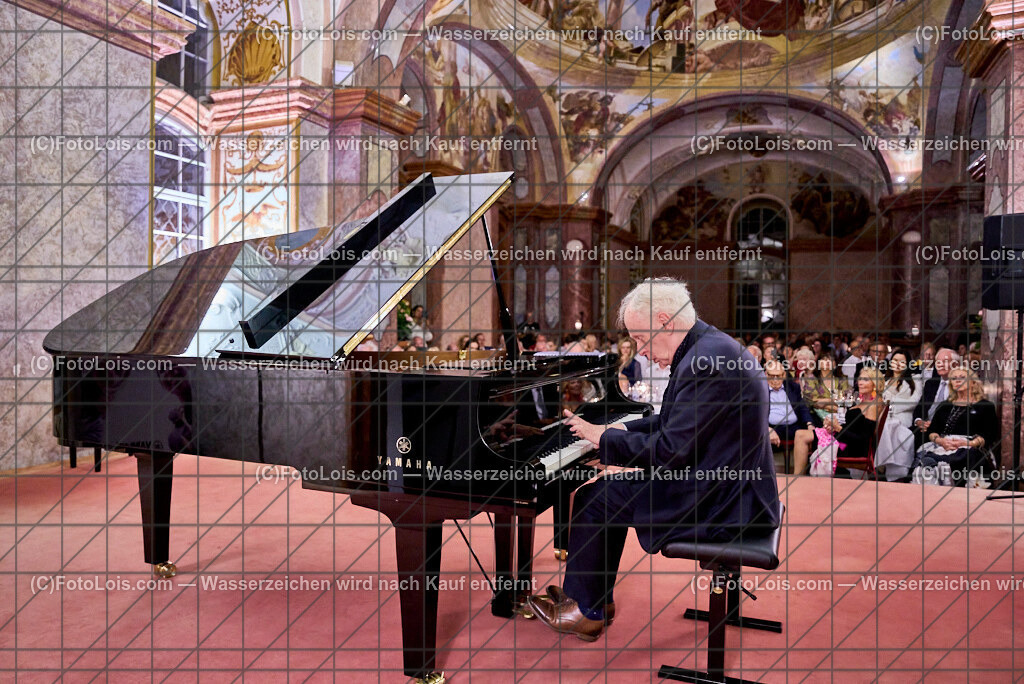 ALP0128_XXXX-Chopin-Festival_Nocturno_Olejniczak Janusz | (C)FotoLois.com, Alois Spandl. XXXX. Chopin-Festival in der Kartause Gaming, 'NOCTURNO' - nächtliches Konzert bei Kerzenlicht in der Barockbibliothek, Sa 17. August 2024.