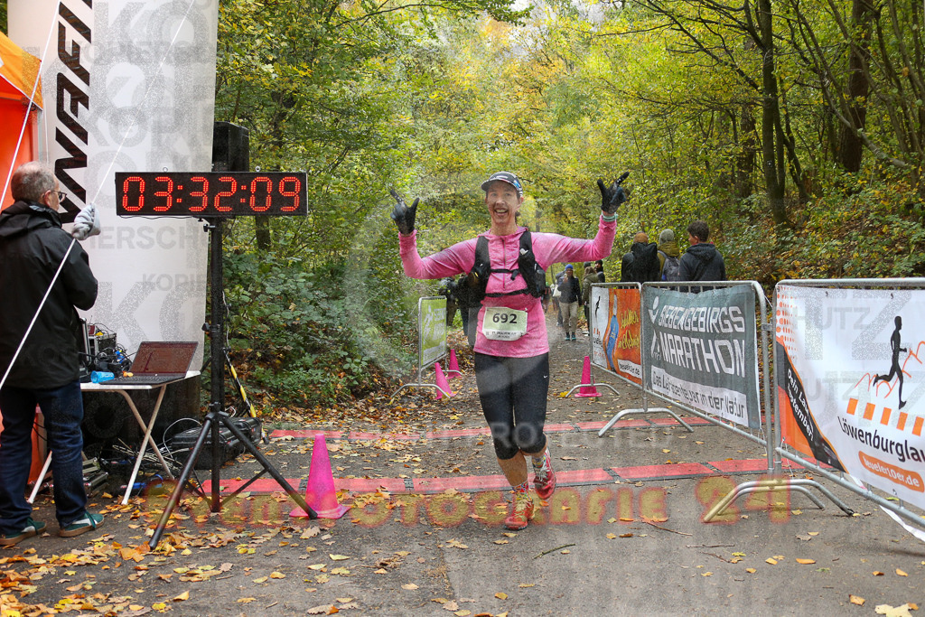 251026_1333_EX1_3650 | Sportfotografie im Rhein-Sieg Kreis, Köln, Bonn, NRW, Rheinland Pfalz, Hessen, etc. Unser Tätigkeitsfeld umfasst den Laufsport vom Volkslauf über den Marathon, Duathlon, Triathon bis zum Ultralauf wie Kölnpfad Ultra oder Schindertrail.