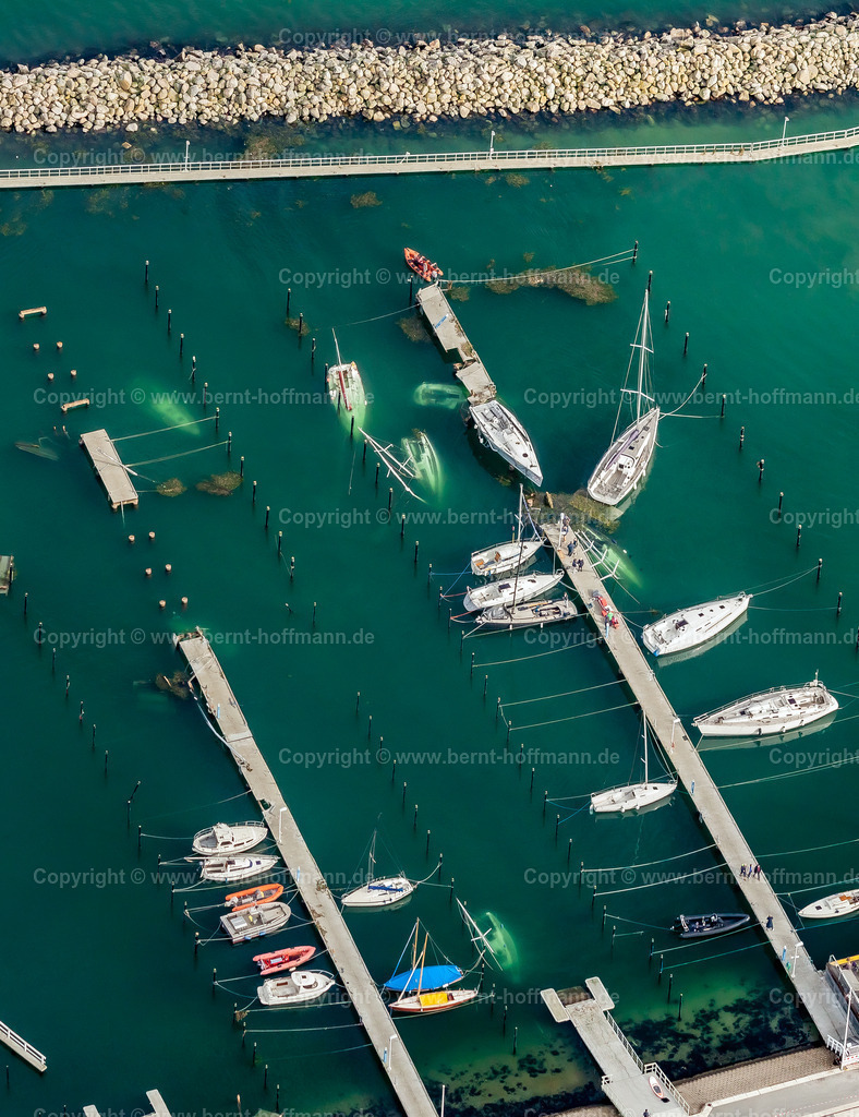 PLB_6387modct3_Schilksee | LUFTBILD. Kiel - Schilksee Olympiahafen. __ Havarierte Yachten im Südhafen. - Realisiert mit Pictrs.com
