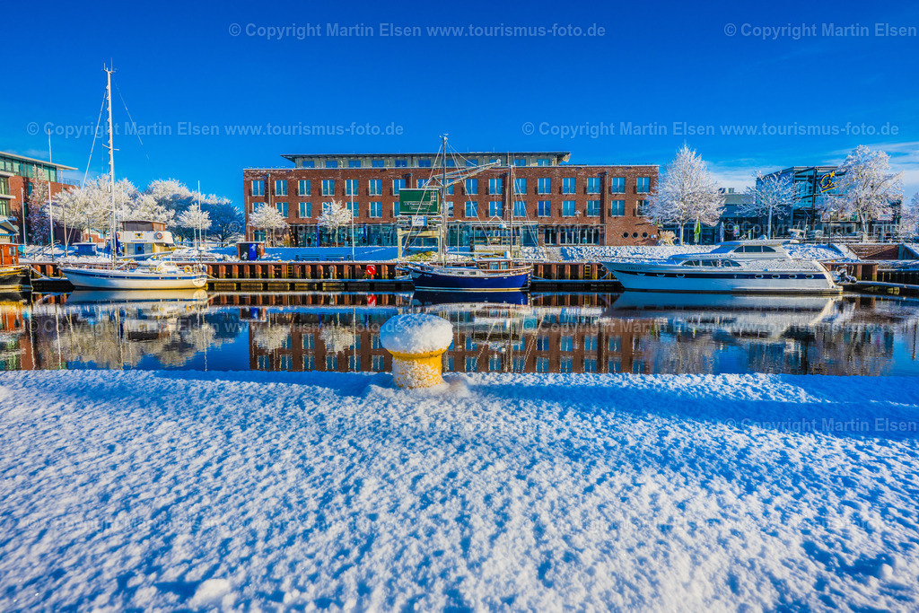 Stade Stadthafen Hotel  Altstadt Winter Schnee_ELS_2313030126 Kopie | Fotos aus den Touristenorten aus Norddeutschland. - Realisiert mit Pictrs.com