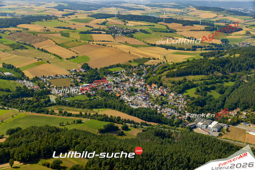 Gestungshausen Sonnefeld Bild- Das Luftbild wurde 2025 vom UL-Flugzeug heraus erstellt ( keine Drohne bzw. Drohnenaufnahme ) - Hochauflösende Luftaufnahme -Nicht vergleichbar mit Google Maps oder Satelittenbilder- Die Geschenkidee !Mit Lizenz und Bildrechte bestellbar - CC