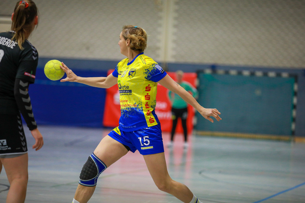 SVN_TvVoerde_021124_029 | Bildergalerie von Sport-Ereignissen aber auch von weiteren spannenden Dingen - nicht nur vom Niederrhein. In Anlehnung an den bekannten Spruch von Hanns Dieter Hüsch heißt das Motto: "Niederrhein ist überall".  - Realisiert mit Pictrs.com