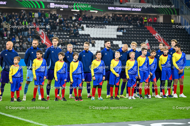 AUT, Fussball UEFA Conference League MD1, LASK (AUT) vs Djurgardens IF (SWE) | 03.10.2024, Oberoesterreich Arena Linz, AUT, UEFA Conference League MD1, LASK (AUT) vs Djurgardens IF (SWE), im Bild Team of Djurgardens IF// UEFA Conference League MD1, LASK Linz (AUT) vs Djurgardens IF (SWE) in Linz, Austria on 2024/10/03