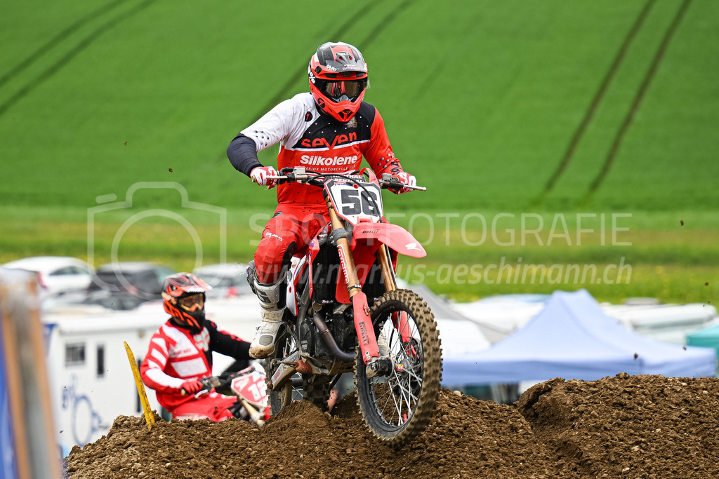 Motocross Schlatt bei Winterthur - 30. April 2023 | #56 Probst Basil aus Gretzenbach (CH) auf Honda in der Kategorie Senioren am Motocross Schlatt bei Winterthur, 30. April 2023. 
Instagram: @mx_schlatt | @mc_wila | @sam_schweiz
Bild: Sportfotografie Markus Aeschimann | www.markus-aeschimann.ch - Realisiert mit Pictrs.com