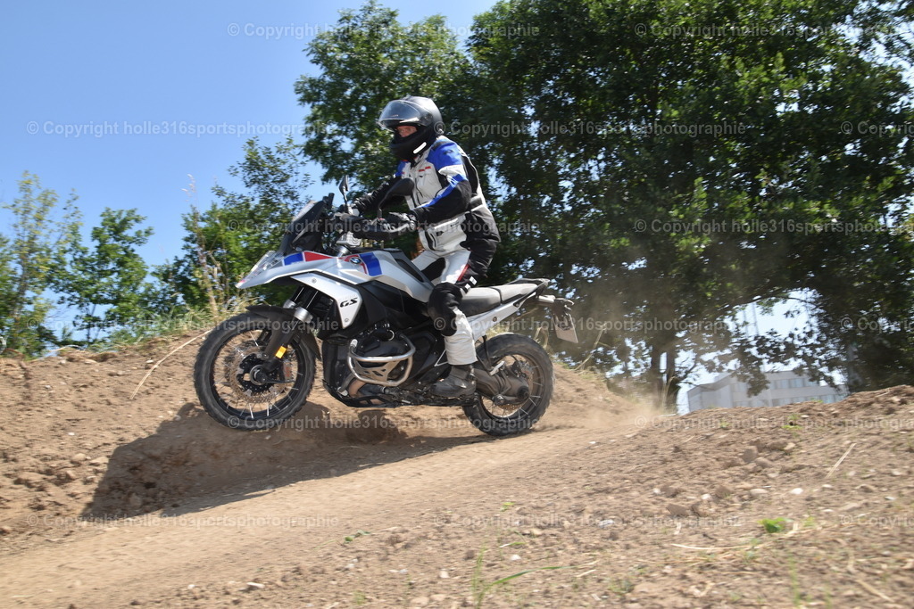 DSC_0228 | Sportfotografie , Motorsport, Motoross, Reitsport, Mointainbike, Enduro,
Landschaft , Outdoor, Eventfotografie, Landschaft, Bilder online bestellen - Realisiert mit Pictrs.com