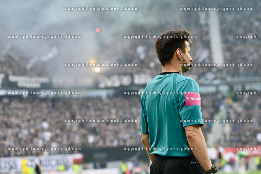 SK Puntigamer Sturm vs. SK Rapid Wien Siegerehrung, Impressionen | Roland Brandner Referee, SK Puntigamer Sturm vs. SK Rapid Wien Siegerehrung, Impressionen, SK Puntigamer Sturm vs. SK Rapid Wien Siegerehrung, Impressionen am 01.05.2024 in Klagenfurt (Wörthersee Stadion ), Austria, (Photo by Bernd Stefan)