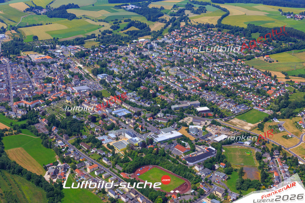 Die Luftaufnahme der Stadt Wunsiedel wurde vom UL-Flugzeug heraus erstellt ( keine Drohne )- hohe Auflösung für beste Qualität