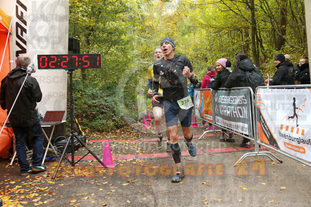 251026_1229_EX1_0510 | Sportfotografie im Rhein-Sieg Kreis, Köln, Bonn, NRW, Rheinland Pfalz, Hessen, etc. Unser Tätigkeitsfeld umfasst den Laufsport vom Volkslauf über den Marathon, Duathlon, Triathon bis zum Ultralauf wie Kölnpfad Ultra oder Schindertrail.