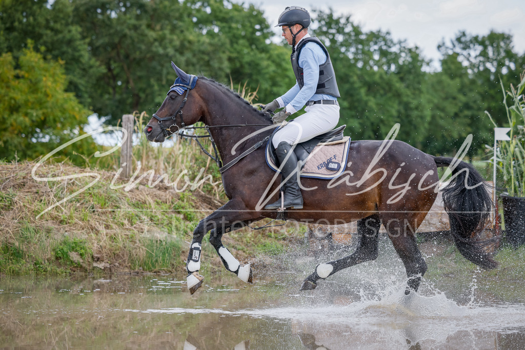 20250905-_3LI0704 | Tierfotografie Pferde, Hunde, Katzen, Haustiere.
Turnierfotografie Reitturniere, Reiten, Springreiten, Dressur in Hanau, dem Main-Kinzig-Kreis und dem Rhein-Main- Gebiet um Frankfurt