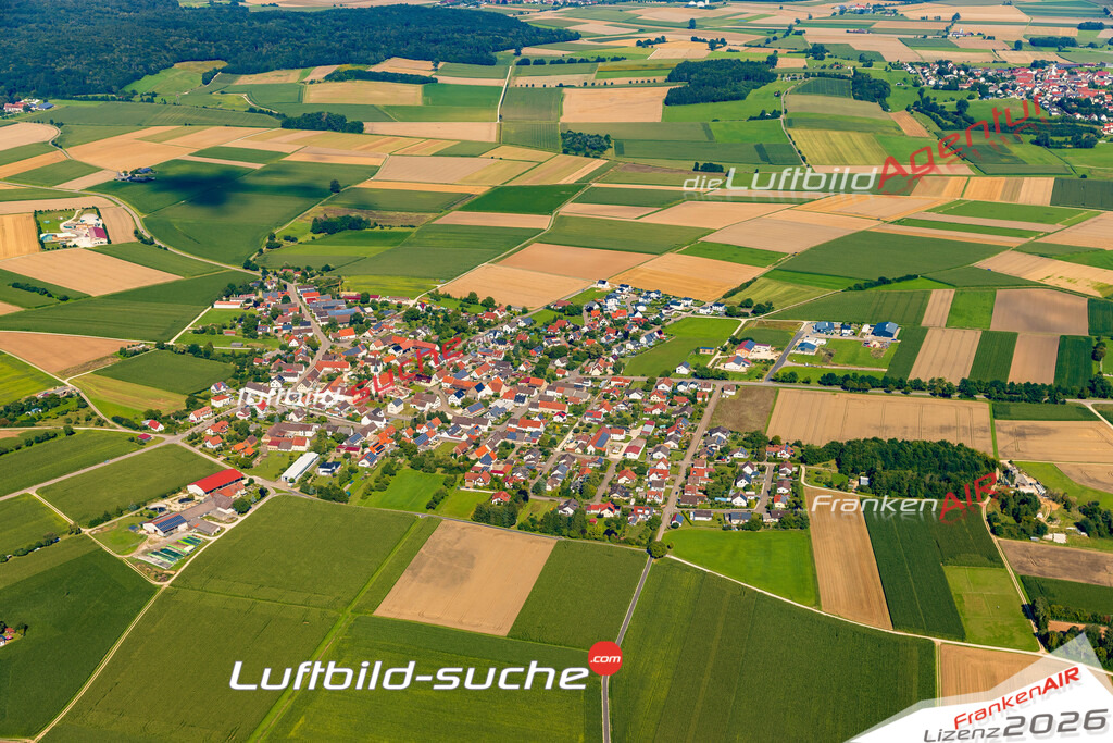Luftaufnahme der Stadt Mödingen - Die Luftaufnahme wurde 2025 vom UL-Flugzeug heraus erstellt ( keine Drohne ) - Hochauflösende Luftaufnahme - für professionelle Ausdrucke geeignet. Die Geschenkidee !Mit Lizenz und Bildrechte bestellbar