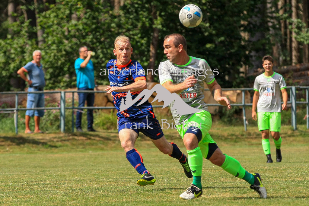 993T3348 | Medien- Sport- Entertainmentfotos