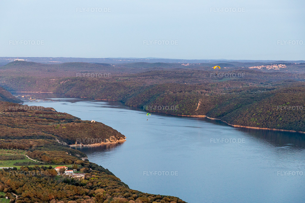 Luftbild: Ortsansicht in Vrsar im Bundesland Gespanschaft Istrien in Kroatien. Foto: IMG_106486.jpg vom 14.04.2018 durch Werner Riehm/FLY-FOTO.de