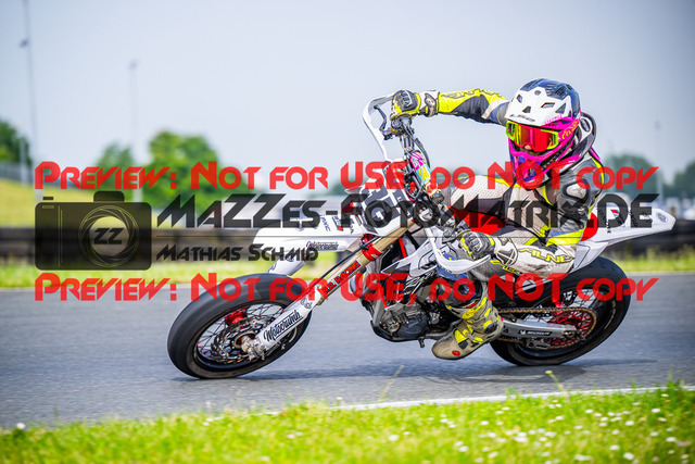 MaZZes_FotoMatrix_240621_6021986_0114 | GELL