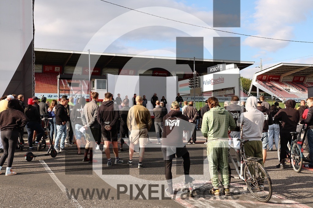 social-20250822_00058 | Schöne Erinnerungen an spannende Momente - das festzuhalten ist unser Job. PIXELrace.de ist seit 2003 auf den Rennstrecken Europas unterwegs um die Action draußen beim Fahren und die wunderbare Stimmung imm Fahrerlager für euch einzufangen.