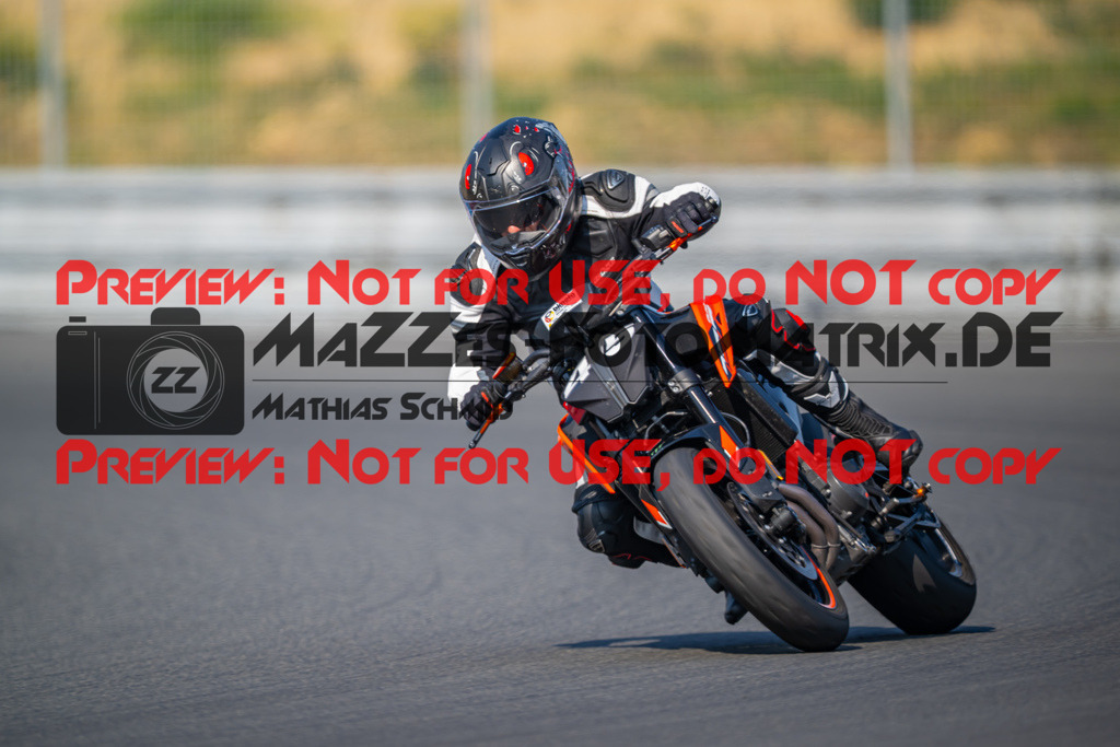 MaZZes-Fotomatrix-20260805-522860 | OPEN