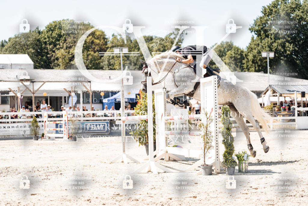 CK909930 | Turnierfotografie Pferdefotografie Trier Rheinland-Pfalz Pferdesport Reitsport Tierfotografie Sportfotografie Pferdevideo Pferdevideografie Equestrianvideography equestrianphotography  - Realisiert mit Pictrs.com