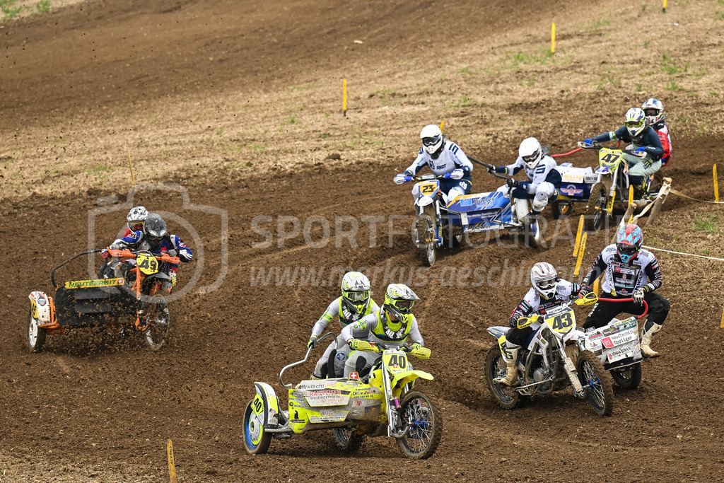 Motocross Schlatt bei Winterthur - 30. April 2023 | #43 Gloor Ronny / Lenherr Andreas aus Menziken (CH) auf KTM, #40 Schlienger Dominik / Intlekofer Daniel aus Wegenstetten (CH) auf WSP Yamaha, #49 Krieg Martin / Kaelin Bruno aus Neukirch Egnach (CH) auf Neuteerbit 612, #23 Bueeler Markus / Bueeler Armin aus Oberarth (CH) auf WSP Husqvarna 450 und #47 Berger Nick / Schneider Franziska aus Ebmatingen (CH) auf KTM in der Kategorie Seitenwagen am Motocross Schlatt bei Winterthur, 30. April 2023. 
Instagram: @mx_schlatt | @mc_wila | @sam_schweiz
Bild: Sportfotografie Markus Aeschimann | www.markus-aeschimann.ch - Realisiert mit Pictrs.com