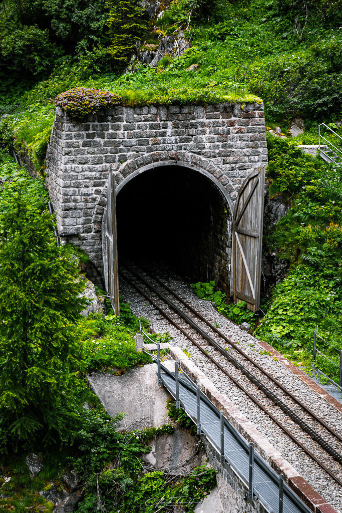 1024 R6AT6981 | Entdecken Sie die faszinierende Welt von Alexander Tschuncky Arts: Kreative Fotografie, atemberaubende Automobilkunst und hochwertiger Bilderdruck. Lassen Sie sich inspirieren! - Realisiert mit Pictrs.com