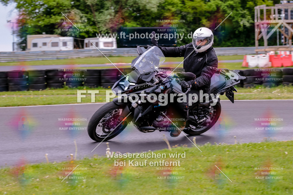 MotoTeamVBK-20227 | Hier findet Ihr Bilder von Touristenfahrten auf der Nürburgring Nordschleife oder von anderen Veranstaltungen die ich besucht habe. Viel Spass beim Durch Schauen 
