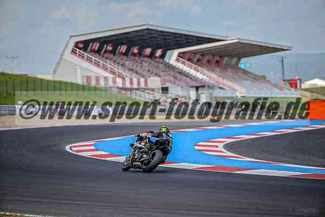 pubi7458 | Professionelle Fotos von Sportveranstaltungen, aber auch Hochzeiten und anderen Events. - Realisiert mit Pictrs.com