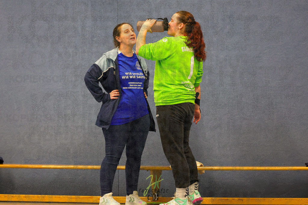 Frauen 2. Bezirksklasse, SG Rechtenbach - HSG Kleenheim/Langgöns III | Frauen 2. Bezirksklasse, SG Rechtenbach - HSG Kleenheim/Langgöns III am 16.11.2024 in Rechtenbach (Sporthalle Rechtenbach)Photo © 2024 - Jörg Heinrich - Realisiert mit Pictrs.com