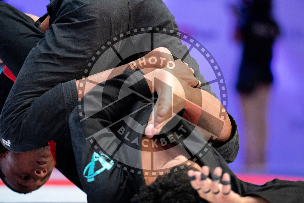 20231108PBB1056 | Fighters compete during the AJP World Professional Championship in the Mubadala Arena in Abu Dhabi, Arab United Emirates, on November 8, 2023.