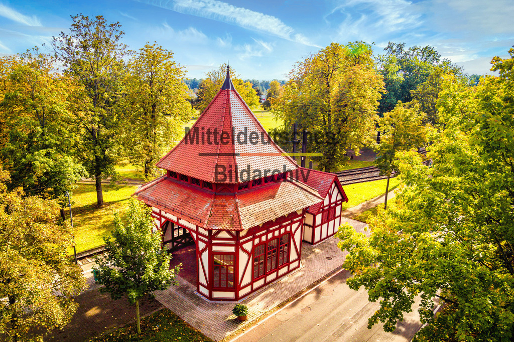 Luftbild Magdeburg altes MVB Wartehäuschen Straßenbahn im Herrenkrug-0010 | Luftbild Magdeburg altes Wartehäuschen MVB Straßenbahn im Herrenkrug - Realisiert mit Pictrs.com