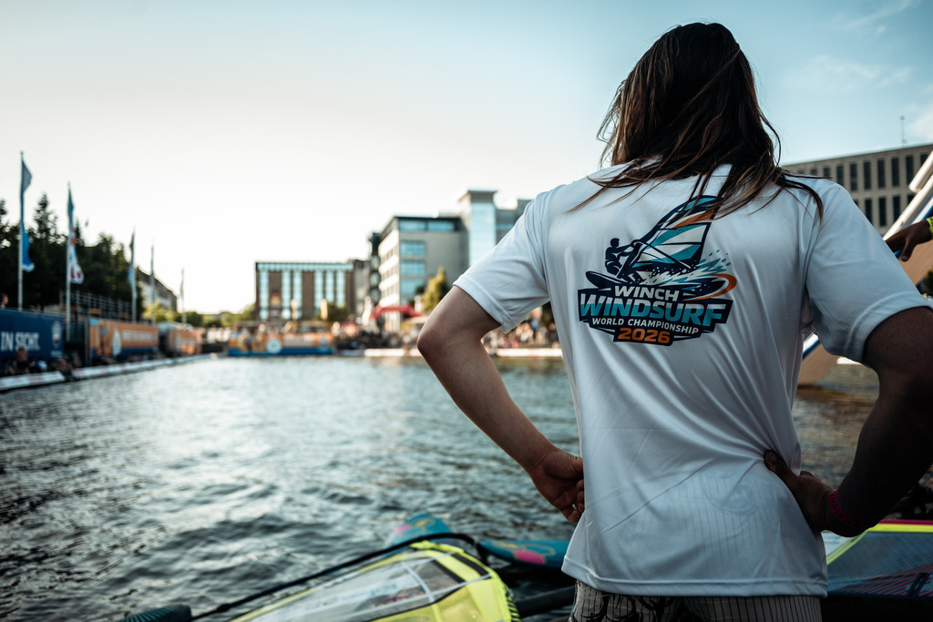Kieler WOCHE Tow In Windsurf - @danielpankoke dpmedia (53 von 158) | dp-photography - Realisiert mit Pictrs.com