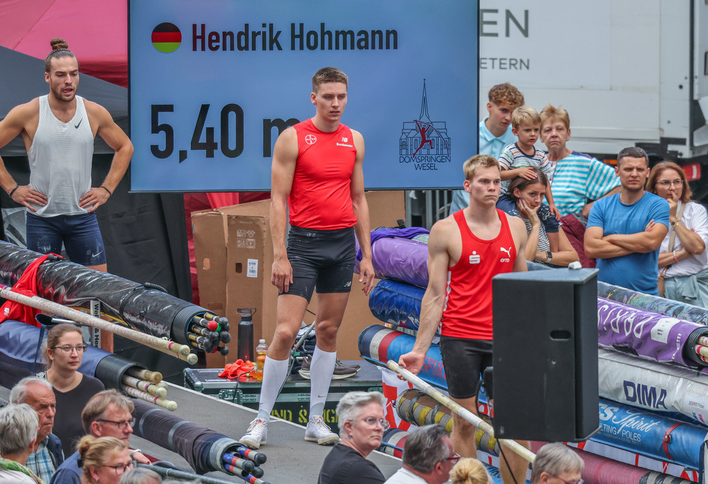 top-top.de-250828-227 | Foto, Video, Fotografie, Videografie, Fotobox, DJ, Discjockey, Musik, Musikbox, Veranstaltung, Photobooth, Amazon, Ebay, Buchtipp, Bestseller, Autor, Verlag, Buch, Wesel, Hamminkeln, NRW, Dinslaken, Rees, Drohne, Hochzeit, Party, Fotobox, Wesel, Fotograf