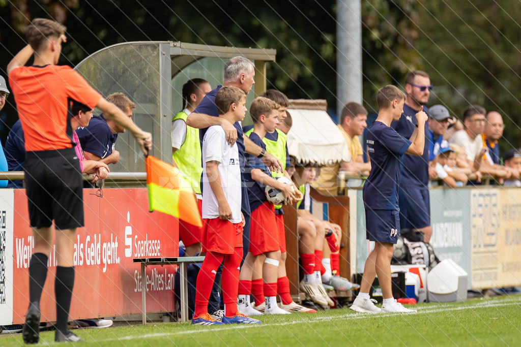 20250920_Picselweb-Fotografie_1R3_2027 | JFV D/A &amp; Stade - VfB Oldenburg0:1 VfB no70:2 VfB no70:3 VfB JFV Eigentor0:4 VfB no70:5 VfB no71:5 JFV no3 Jaric Jimenez-Voss2:5 JFV no9 Janko Sylvester3:5 JFV no16 Damian Elias Mihro Burekovic - Realisiert mit Pictrs.com