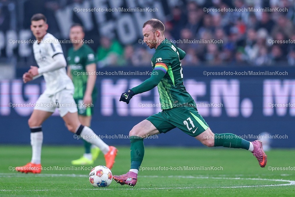 BMG13122502018 | 13.12.2025, Fußball, Borussia Mönchengladbach - VfL Wolfsburg, 1. Fußball Bundesliga, 14.Spieltag, Borussia-Park, Saison 2025 2026: Maximilian Arnold&nbsp;(VfL Wolfsburg #27)  DFB regulations prohibit any use of photographs as image sequences and or quasi-video.