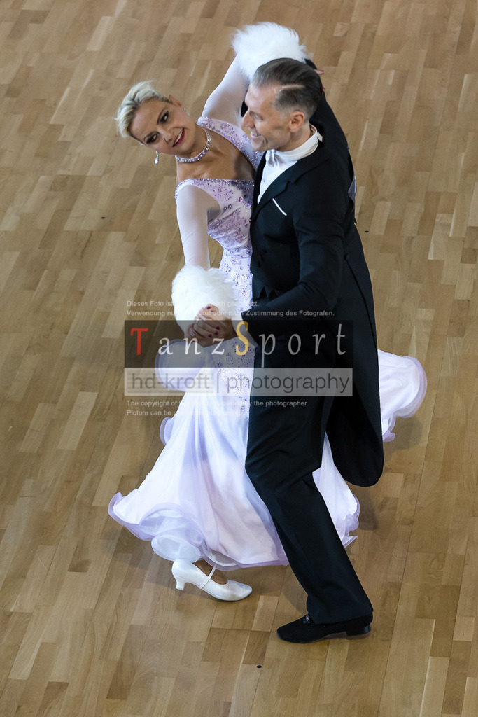 20240525_RL-Masters3-Std_4801 | Tanzsportbilder, Standardtanz, Lateintanz, WDSF, DTV, LTVB, dancecomp, goc, hessen tanzt, blaues band der spree, walzer, tango, wiener walzer, slowfox, quickstepp, samba, rumba, cha-cha-cha, paso doble. jive, hd-kroft photography, turniertanzsport