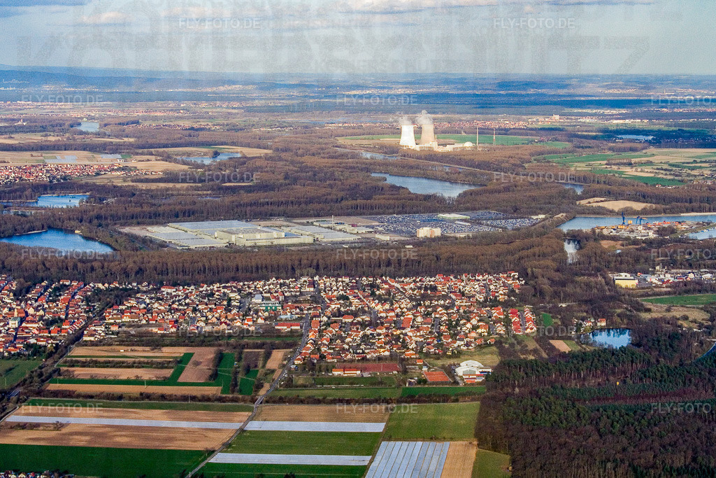 Ortsansicht von Westen | Luftbild: Ortsansicht von Westen in Lingenfeld im Bundesland Rheinland-Pfalz in Deutschland. Foto: IMG_9974.jpg vom 29.03.2008 durch Werner Riehm/FLY-FOTO.de - Realisiert mit Pictrs.com